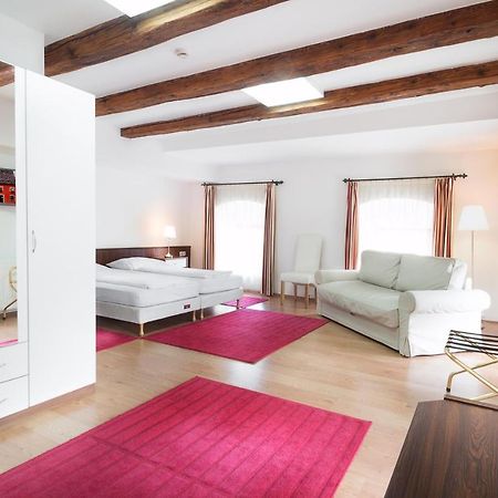 Vác Rubra Panzio Bed & Breakfast エクステリア 写真